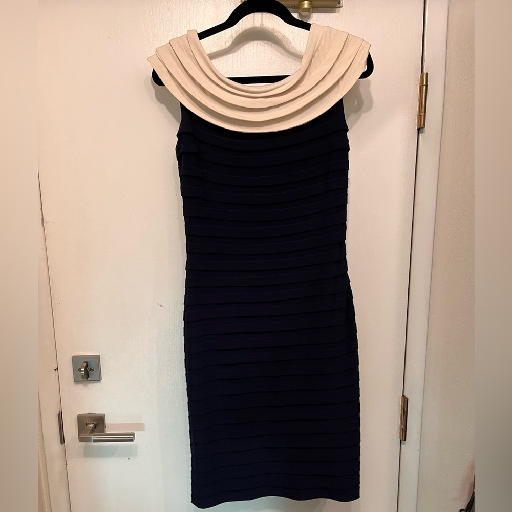 Gina Baconi size 8 navy and white dress